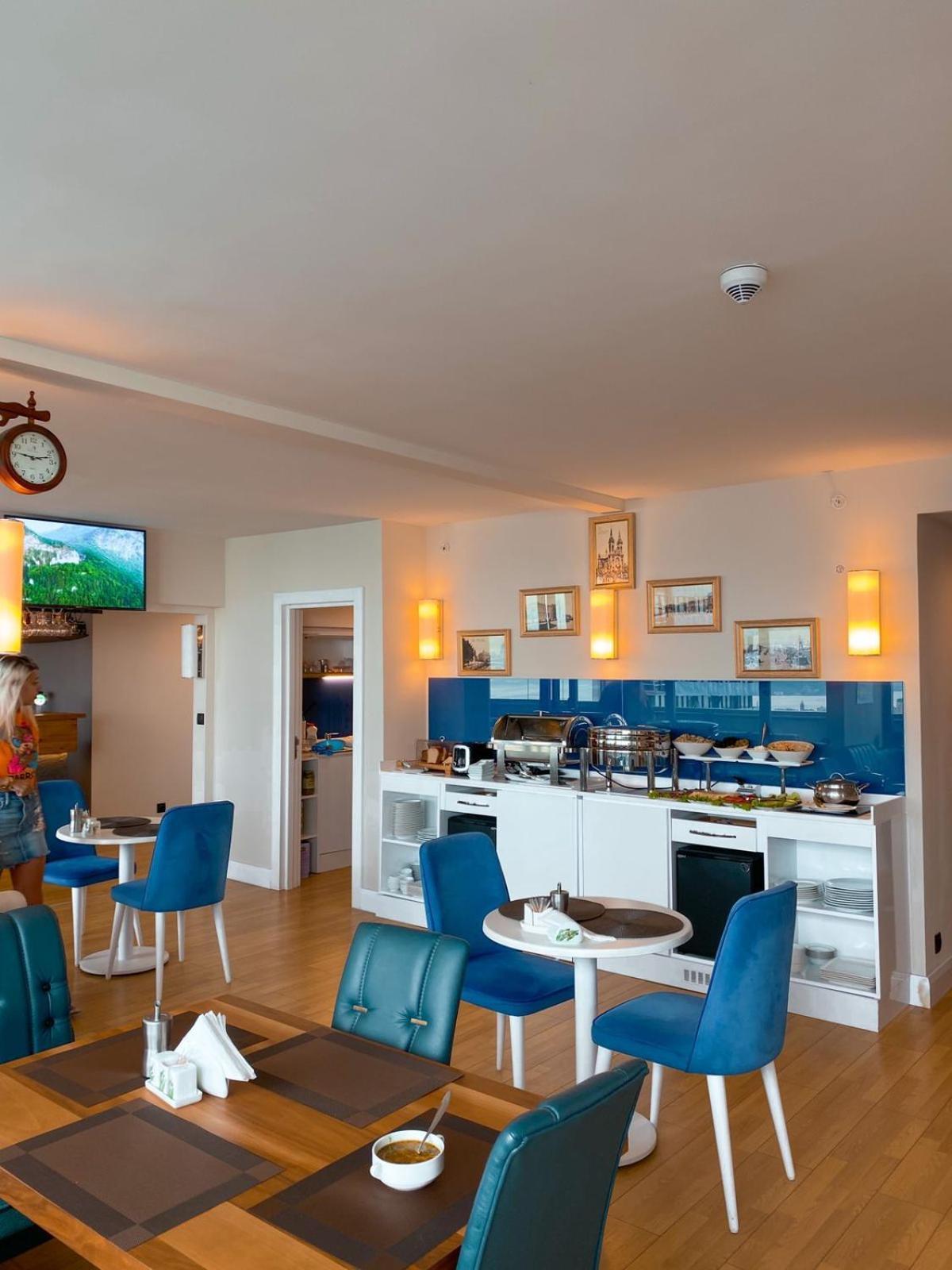 Orbi City Hotel With Sea View Batoemi Buitenkant foto