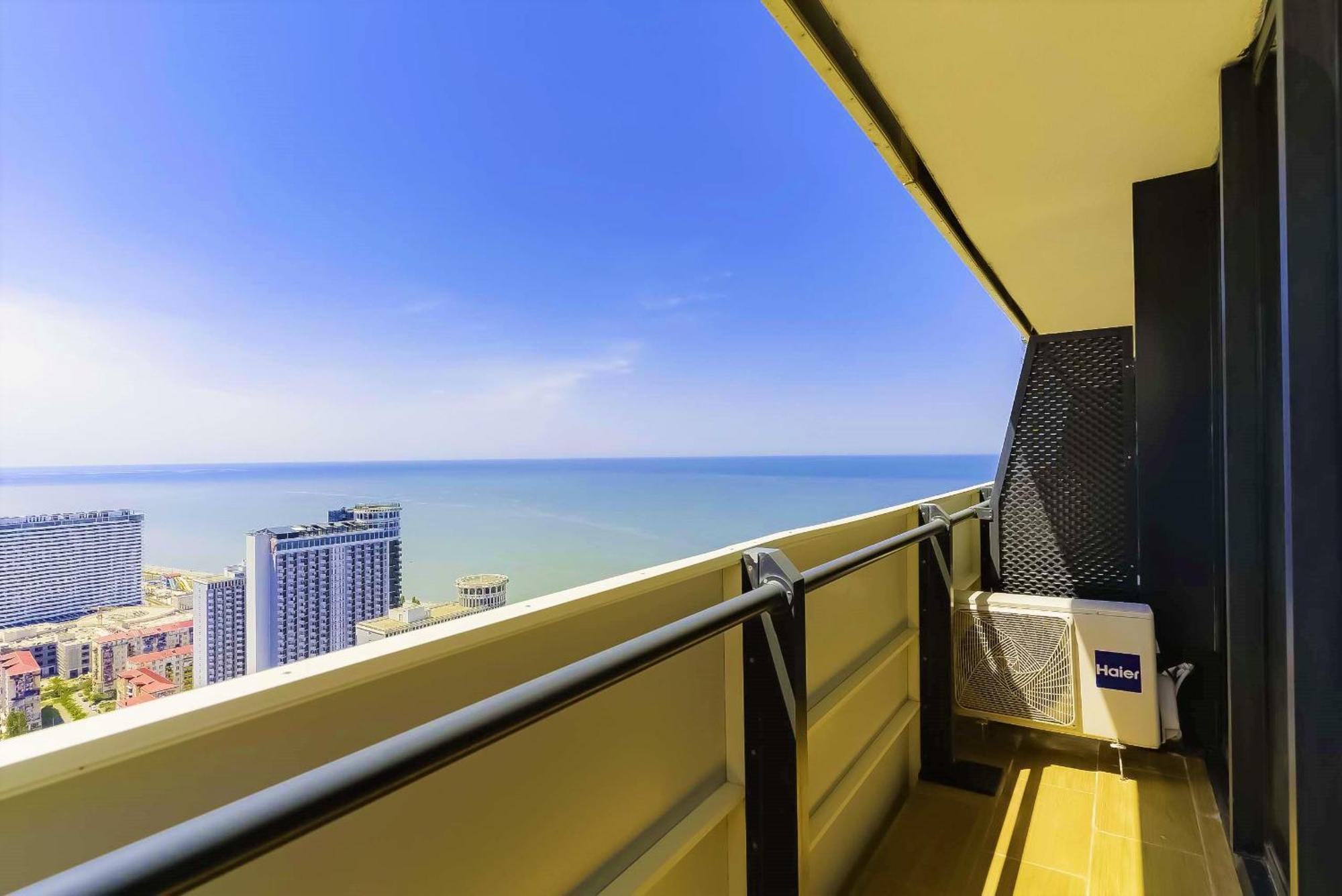 Orbi City Hotel With Sea View Batoemi Buitenkant foto