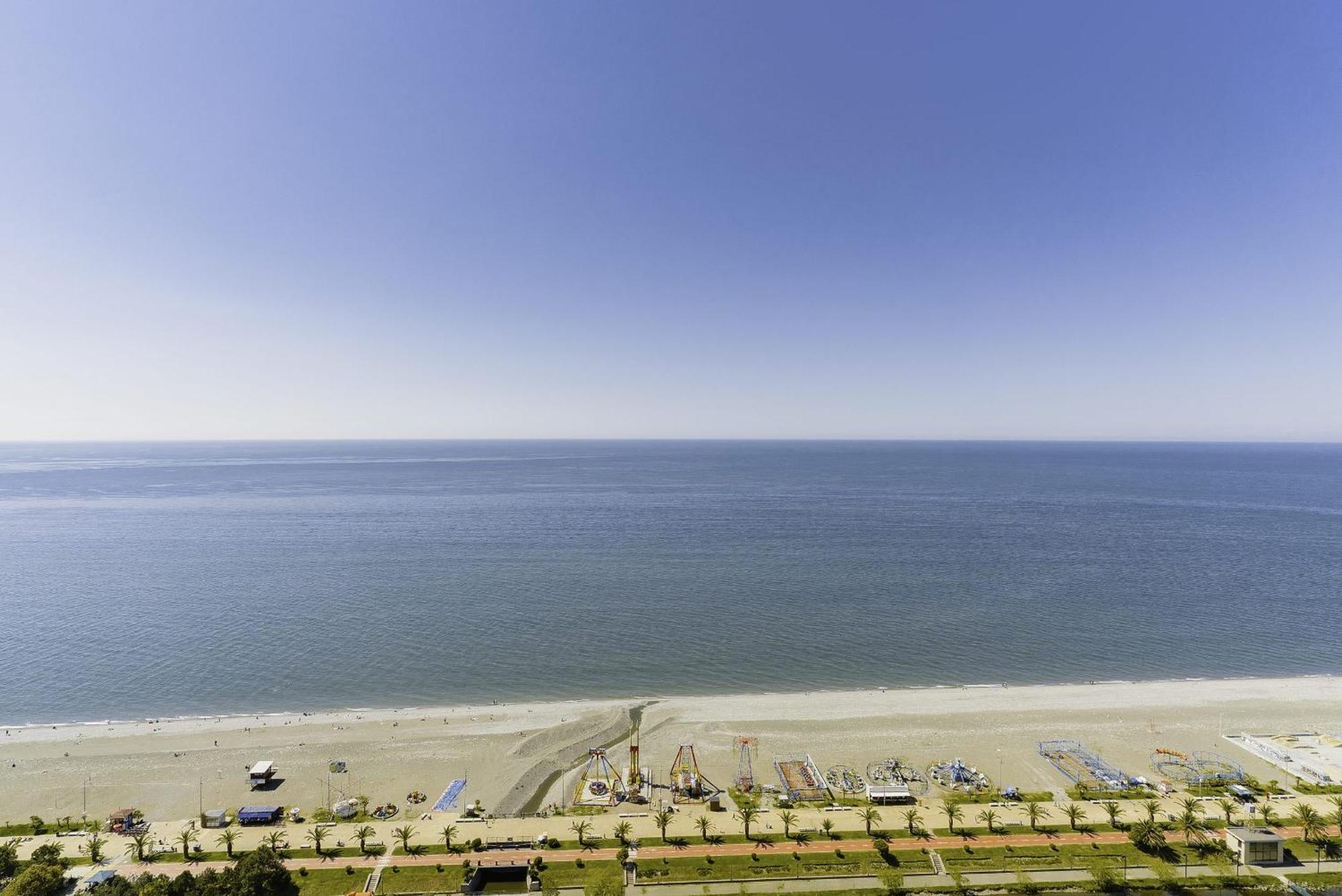 Orbi City Hotel With Sea View Batoemi Buitenkant foto