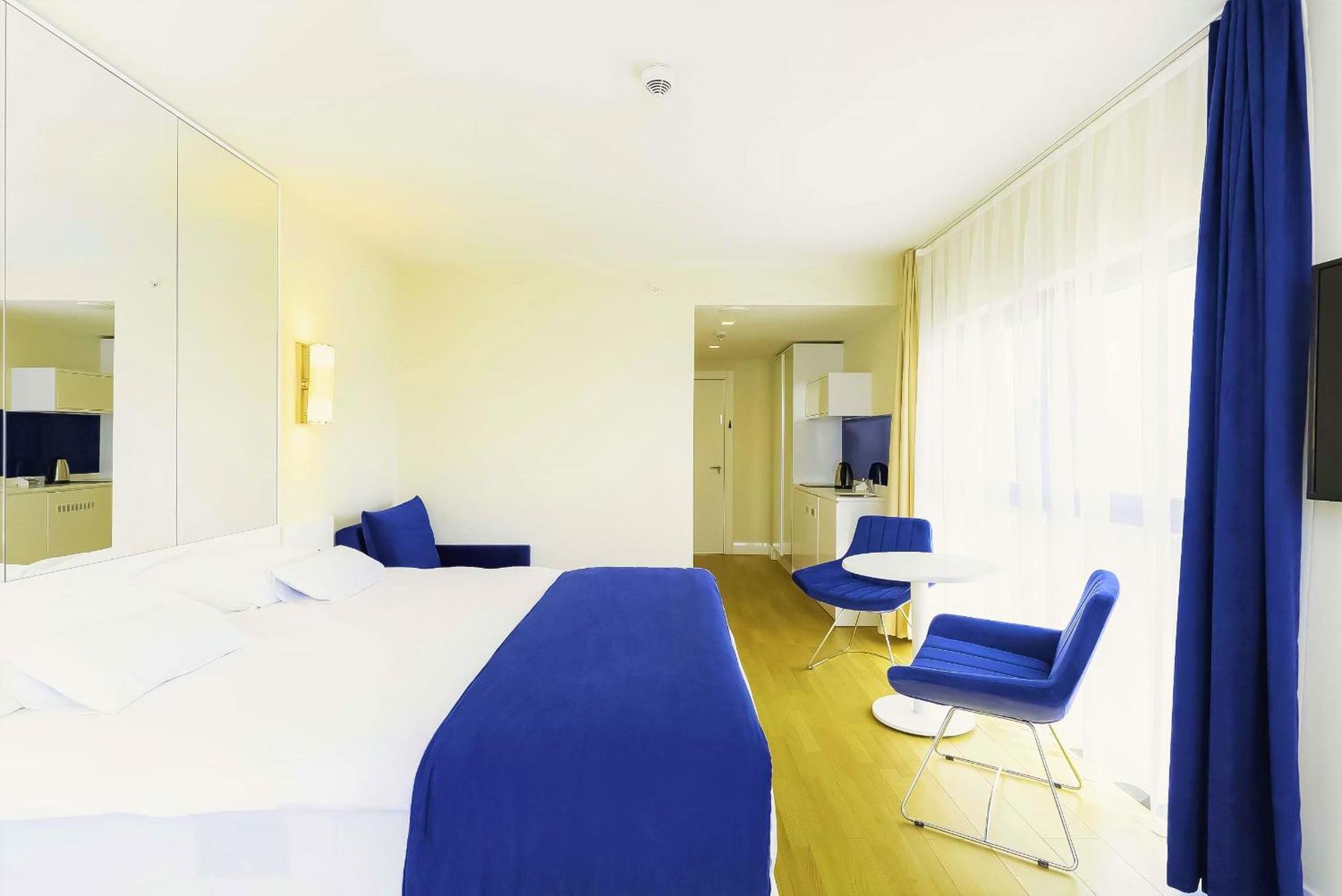Orbi City Hotel With Sea View Batoemi Buitenkant foto