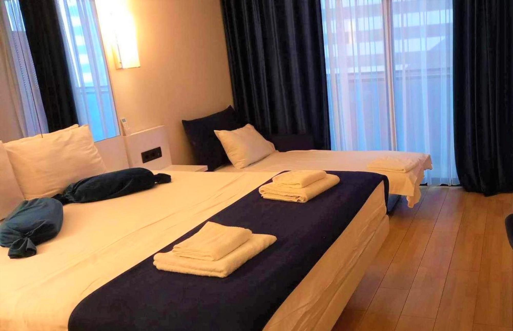Orbi City Hotel With Sea View Batoemi Buitenkant foto