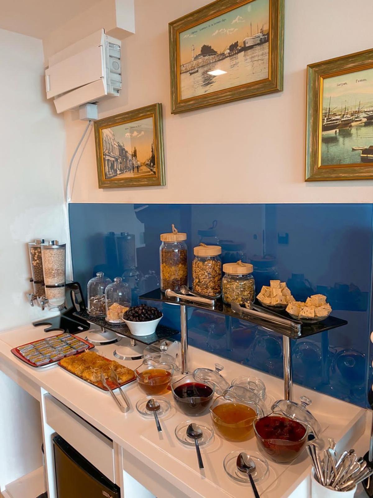 Orbi City Hotel With Sea View Batoemi Buitenkant foto
