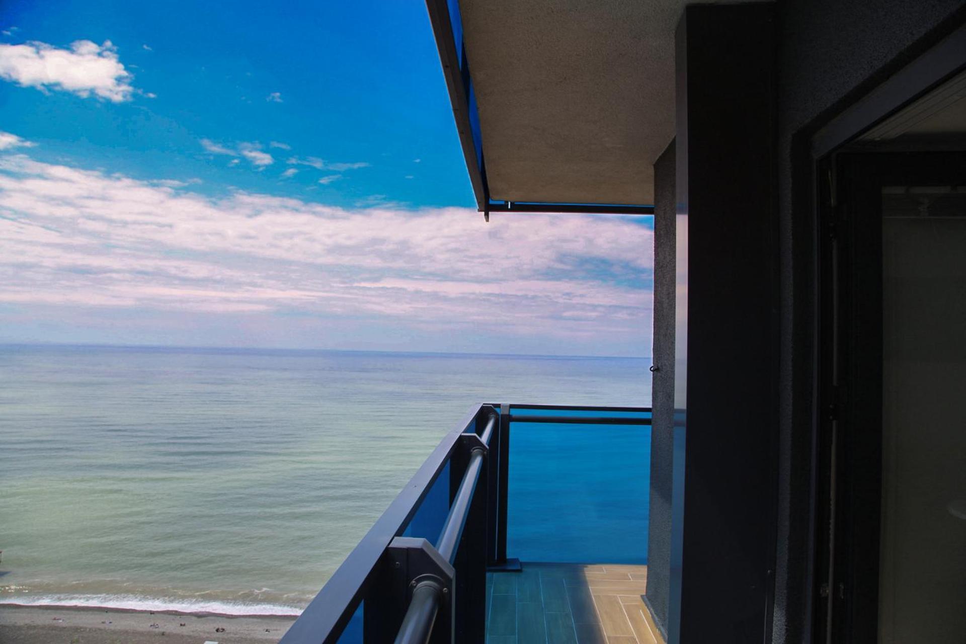 Orbi City Hotel With Sea View Batoemi Buitenkant foto